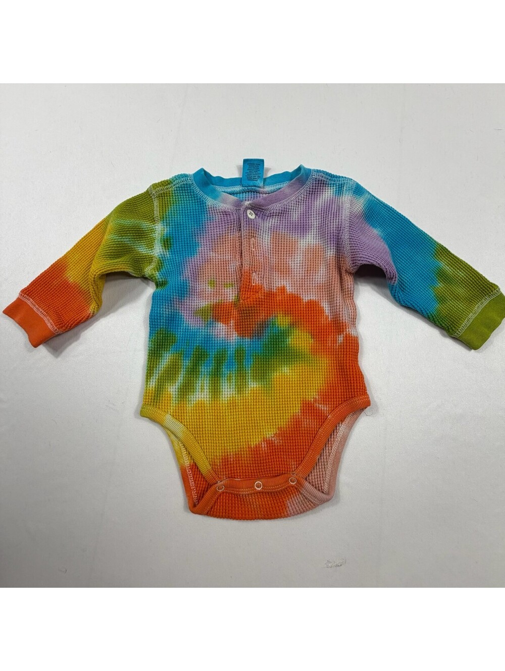 GAP Baby Tie-Dye Long Sleeve Waffle Knit Bodysuit Size 6-12 Months
